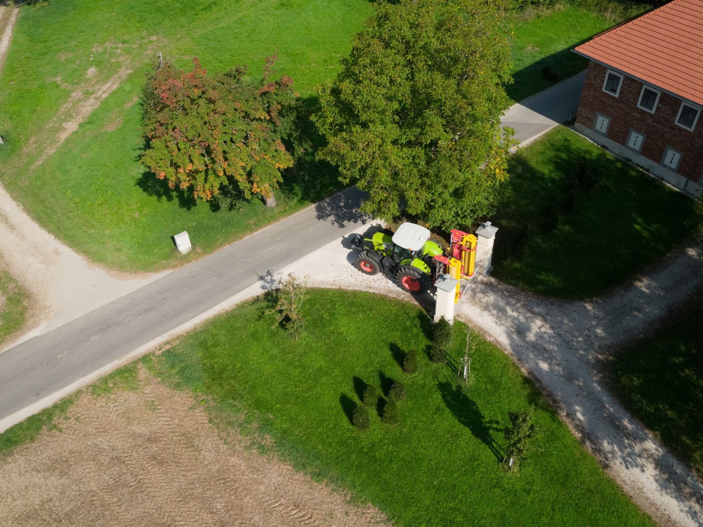Rotorharv_traktor_lion_pöttinger (28)