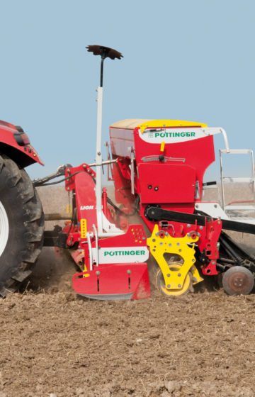 Såmaskin_traktor_pöttinger_vitasem_11