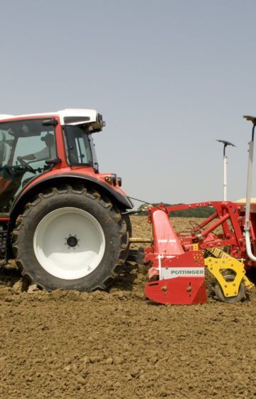 Såmaskin_traktor_pöttinger_vitasem_12