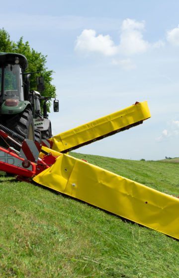 Slåmaskin_traktor_pöttinger_NOVADISC_