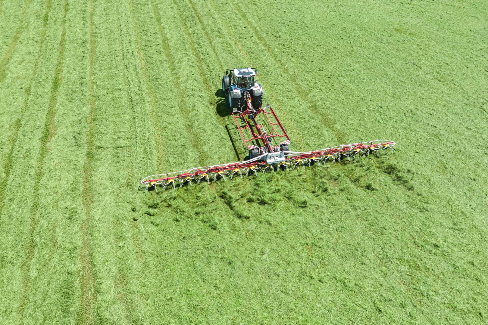 Sprederive_traktor_Pöttinger_HIT_6