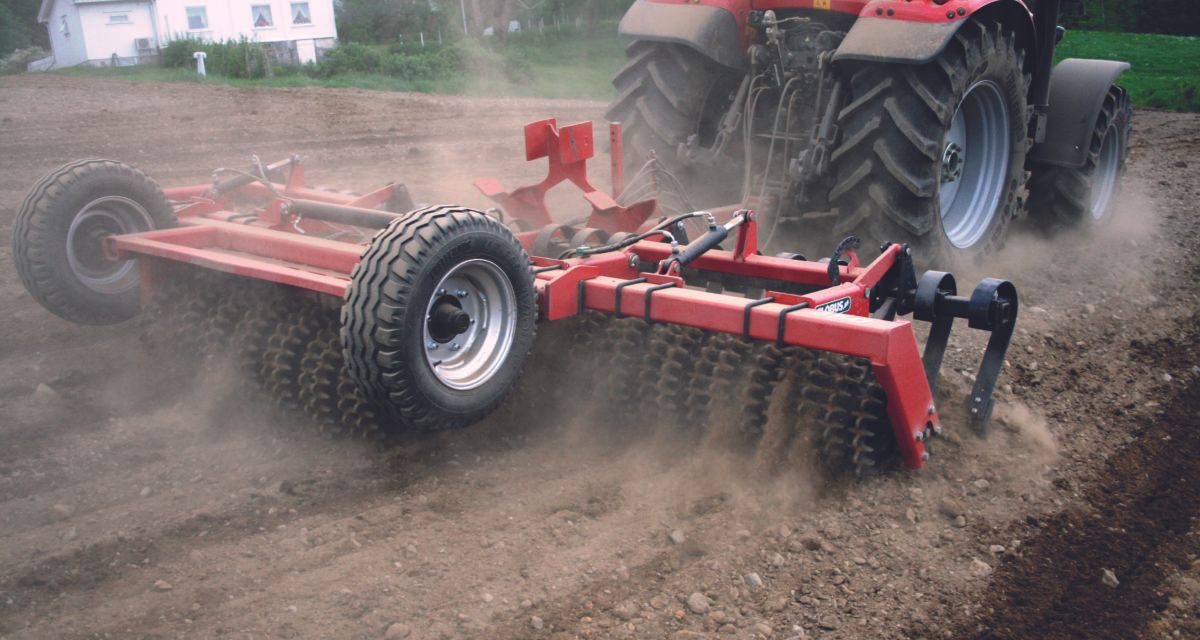 Trommel_traktor_globus_crosskill_03