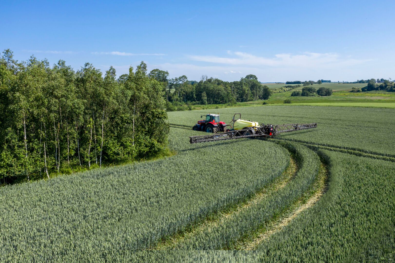 HARDI MEGA åkersprøyte med bom og tank