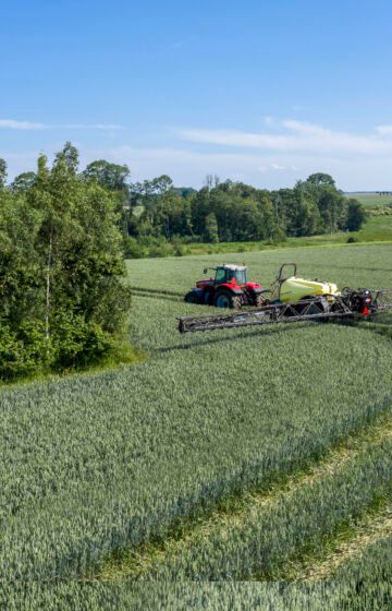 HARDI MEGA åkersprøyte med bom og tank