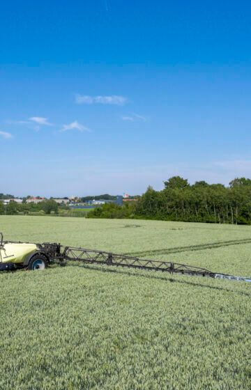 HARDI MEGA åkersprøyte med bom og tank