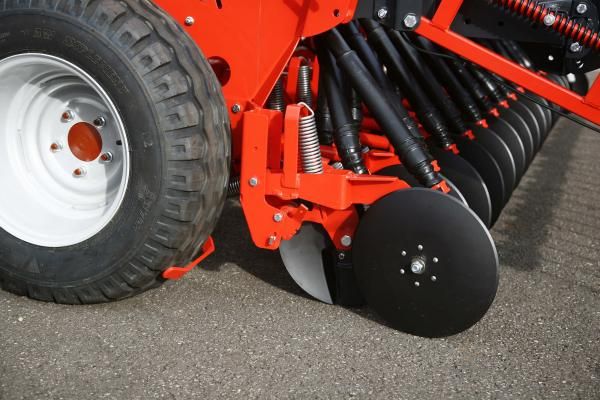 såmaskin_kuhn_premia_traktor (20)