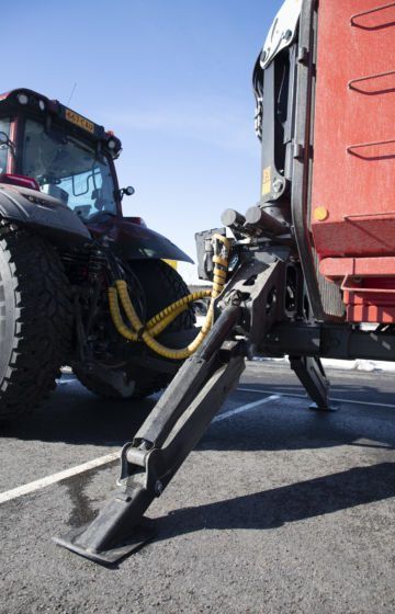 Tømmerhenger_traktor_144hd_kesla_05
