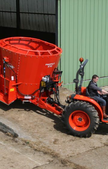 Fullfôrvogn_kuhn_traktor_profile (2)