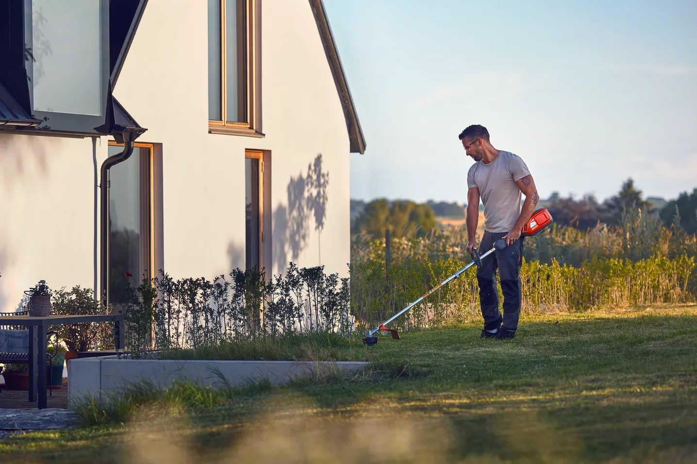 Husqvarna gresstrimmere, allsidige og kraftige maskiner som gir perfekt resultat i hagenHusqvarna gresstrimmere, allsidige og kraftige maskiner som gir perfekt resultat i hagen